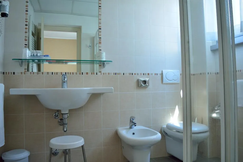 Hotel Susa Милан Италия