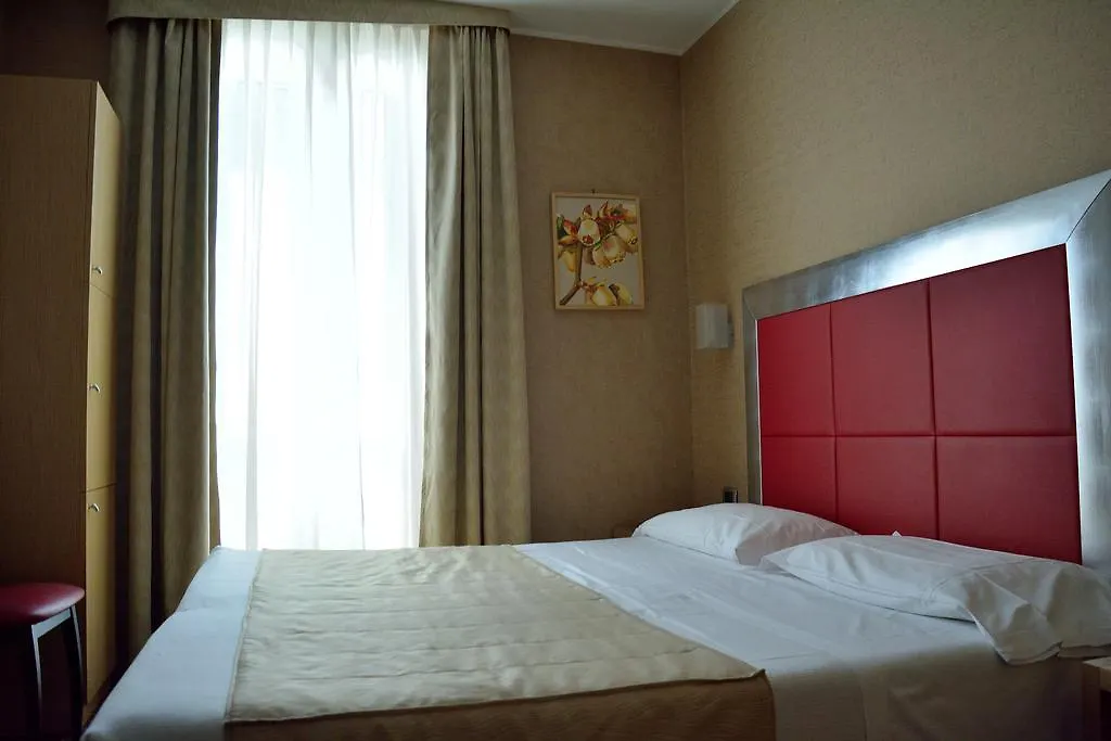 Hotel Susa Milano 3*,  İtalya