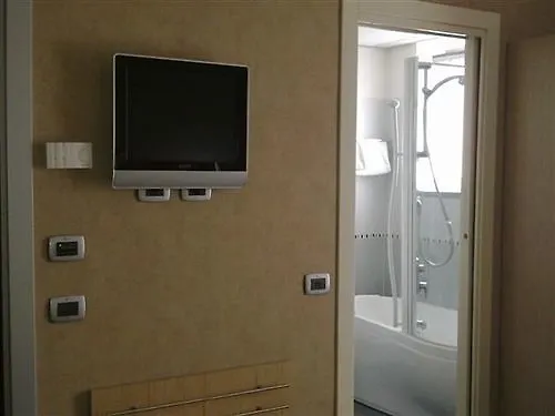 Hotel Susa Милан